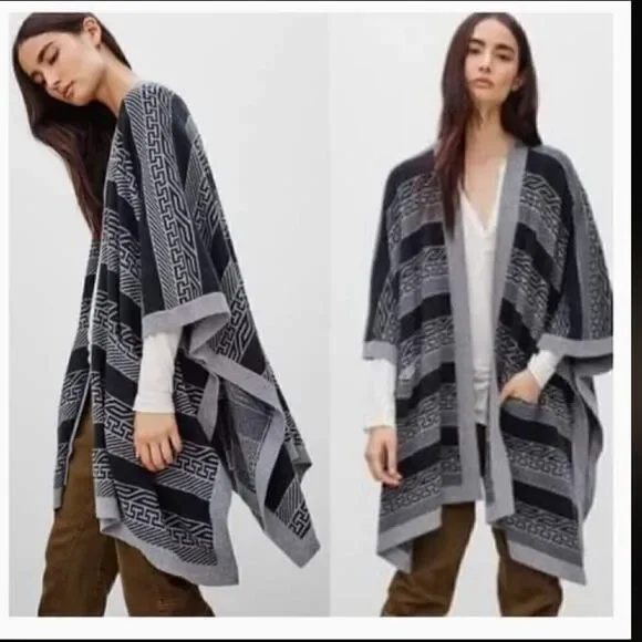 S/M Golden by TNA Roohan Sweater Poncho - Picture 2 of 7